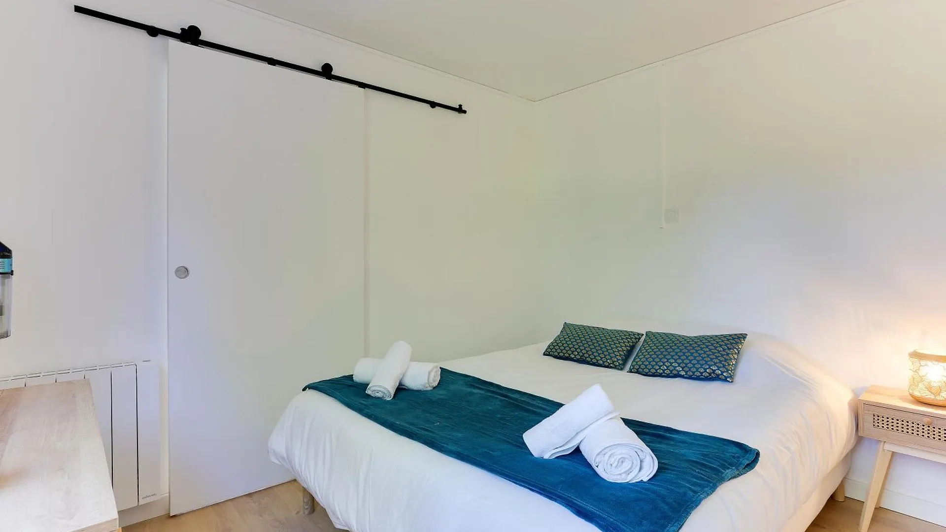 Appartement Merlin - Charmant Apt Avec Jardin Bruz